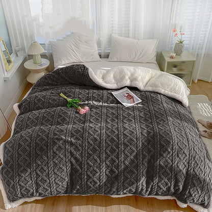 Comfortable Lamb Fleece Throw Blanket